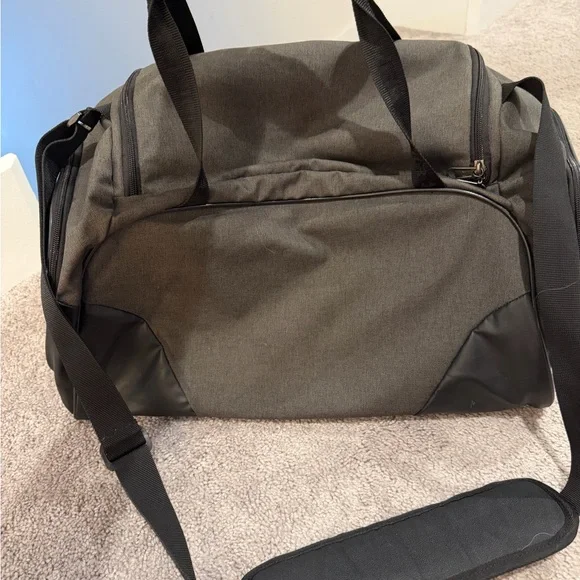 Under Armour Medium Sized Gray and Black Duffel Bag - Picture 3 of 6